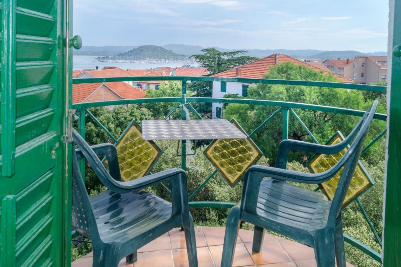 Apartment Stella Murter Buitenkant foto